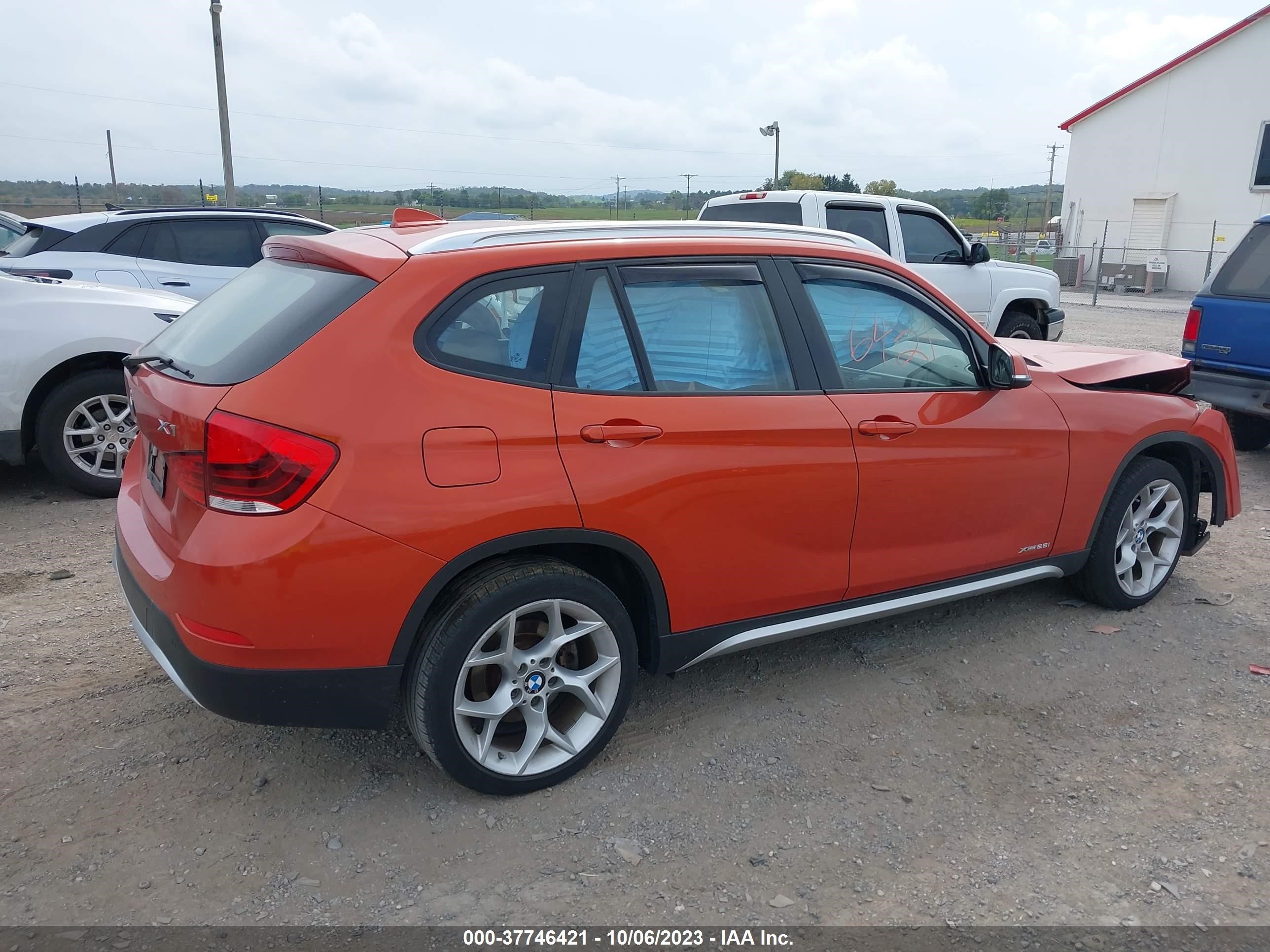 Photo 12 VIN: WBAVL1C57EVY20187 - BMW X1 