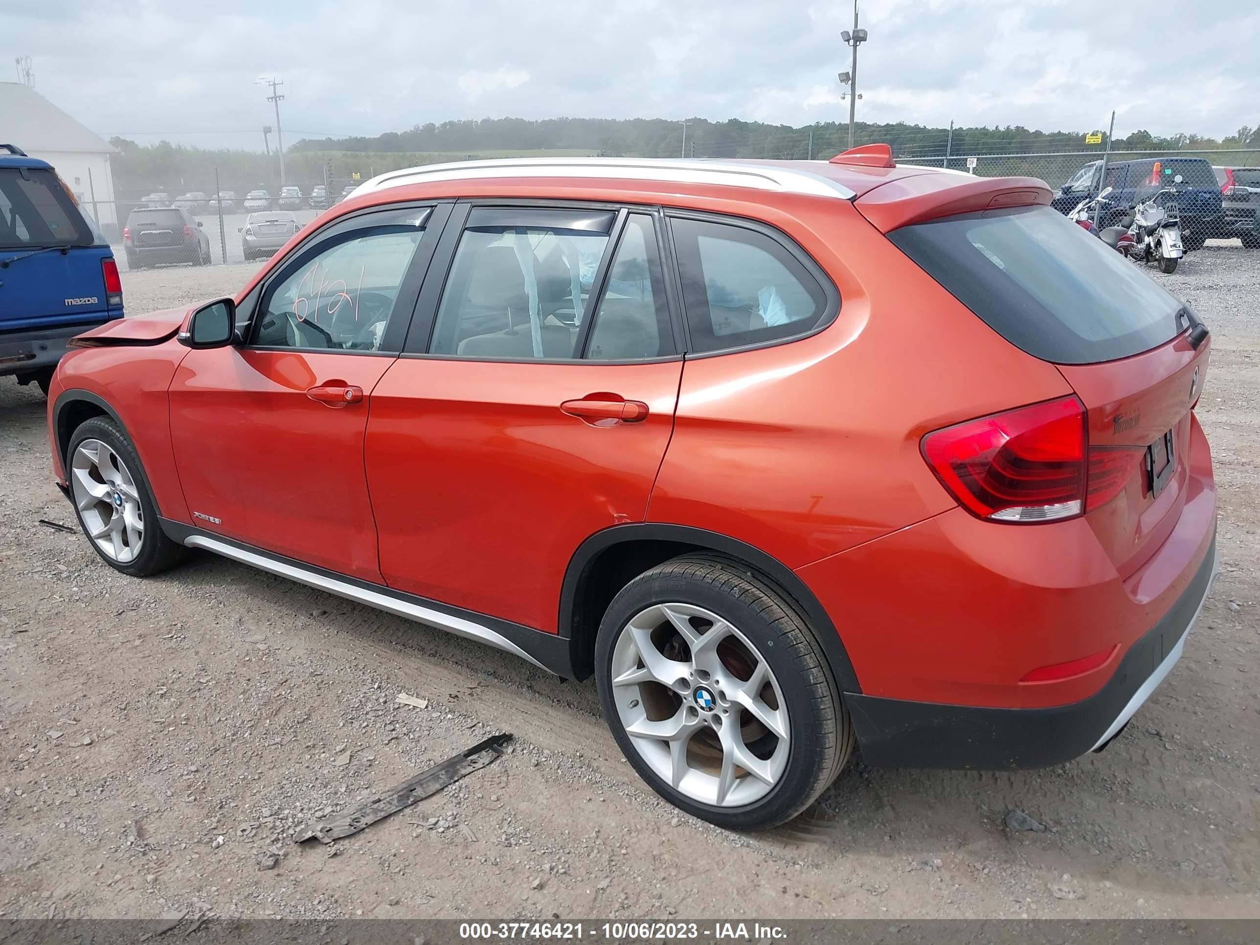 Photo 13 VIN: WBAVL1C57EVY20187 - BMW X1 