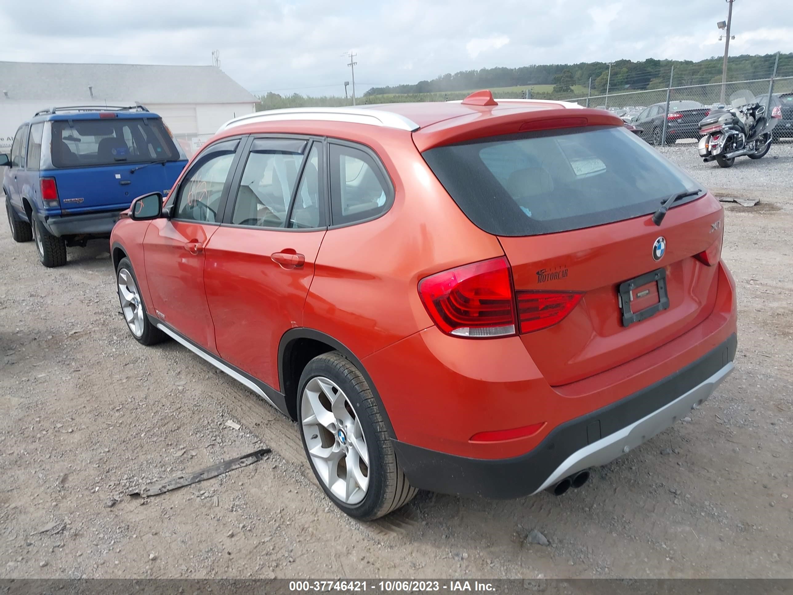 Photo 2 VIN: WBAVL1C57EVY20187 - BMW X1 