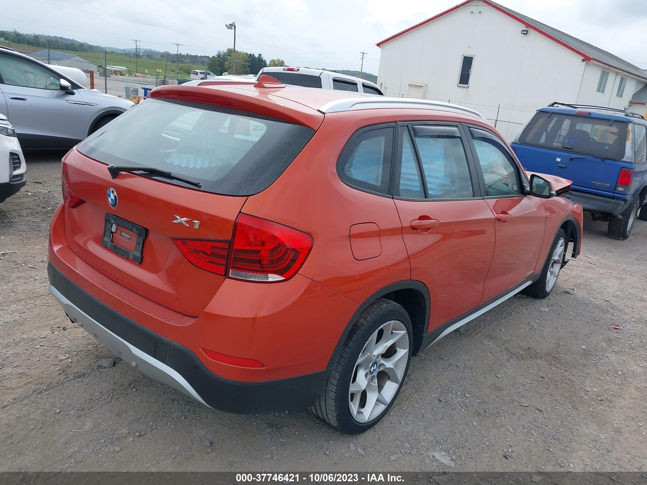 Photo 3 VIN: WBAVL1C57EVY20187 - BMW X1 