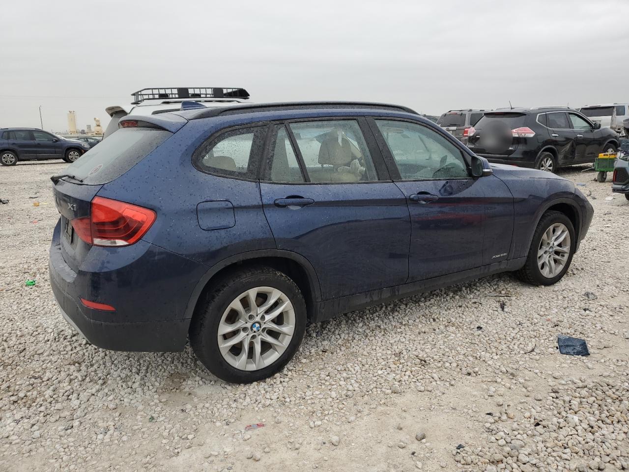 Photo 2 VIN: WBAVL1C58FVY31040 - BMW X1 