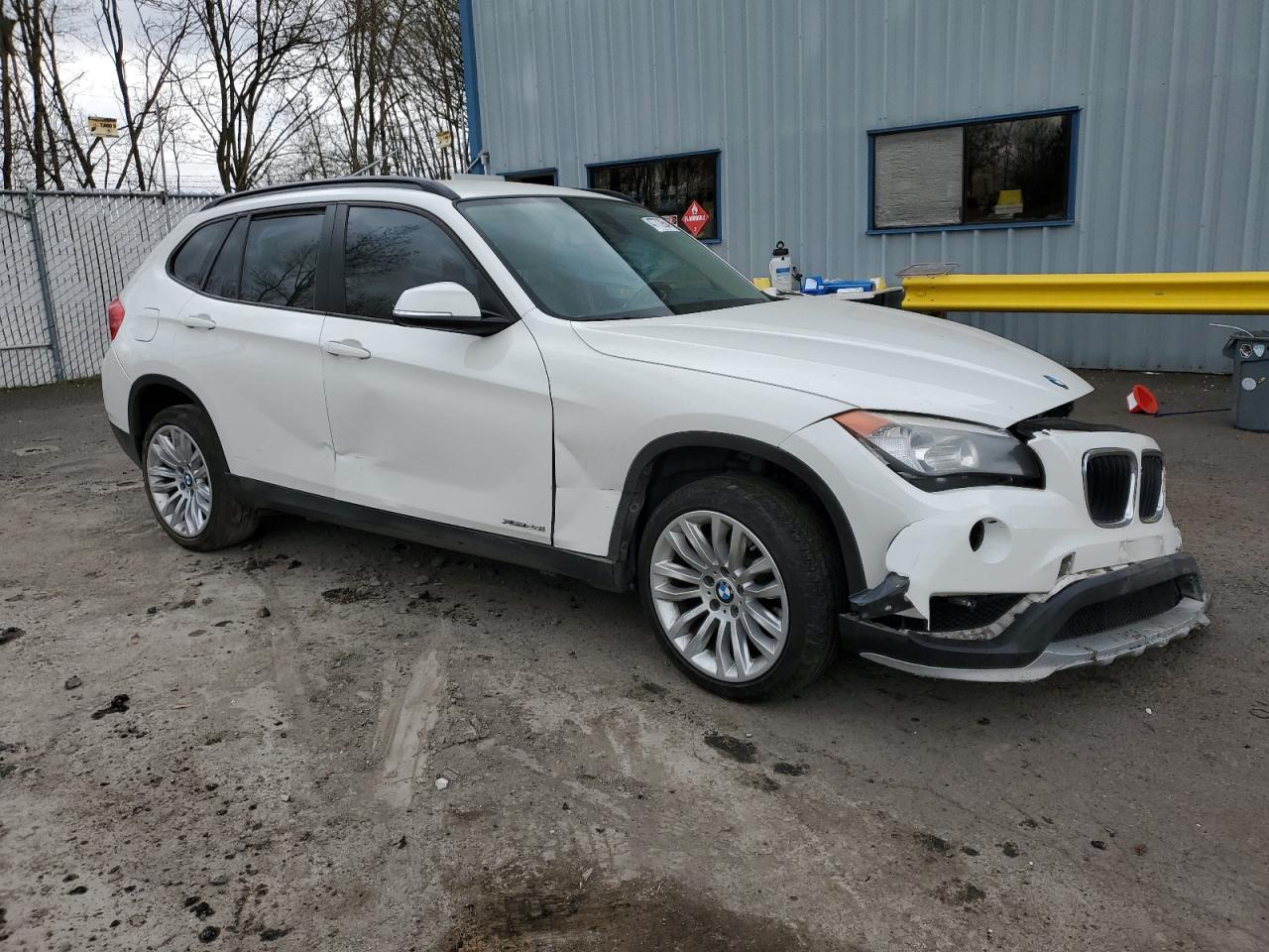 Photo 3 VIN: WBAVL1C59FVY28020 - BMW X1 