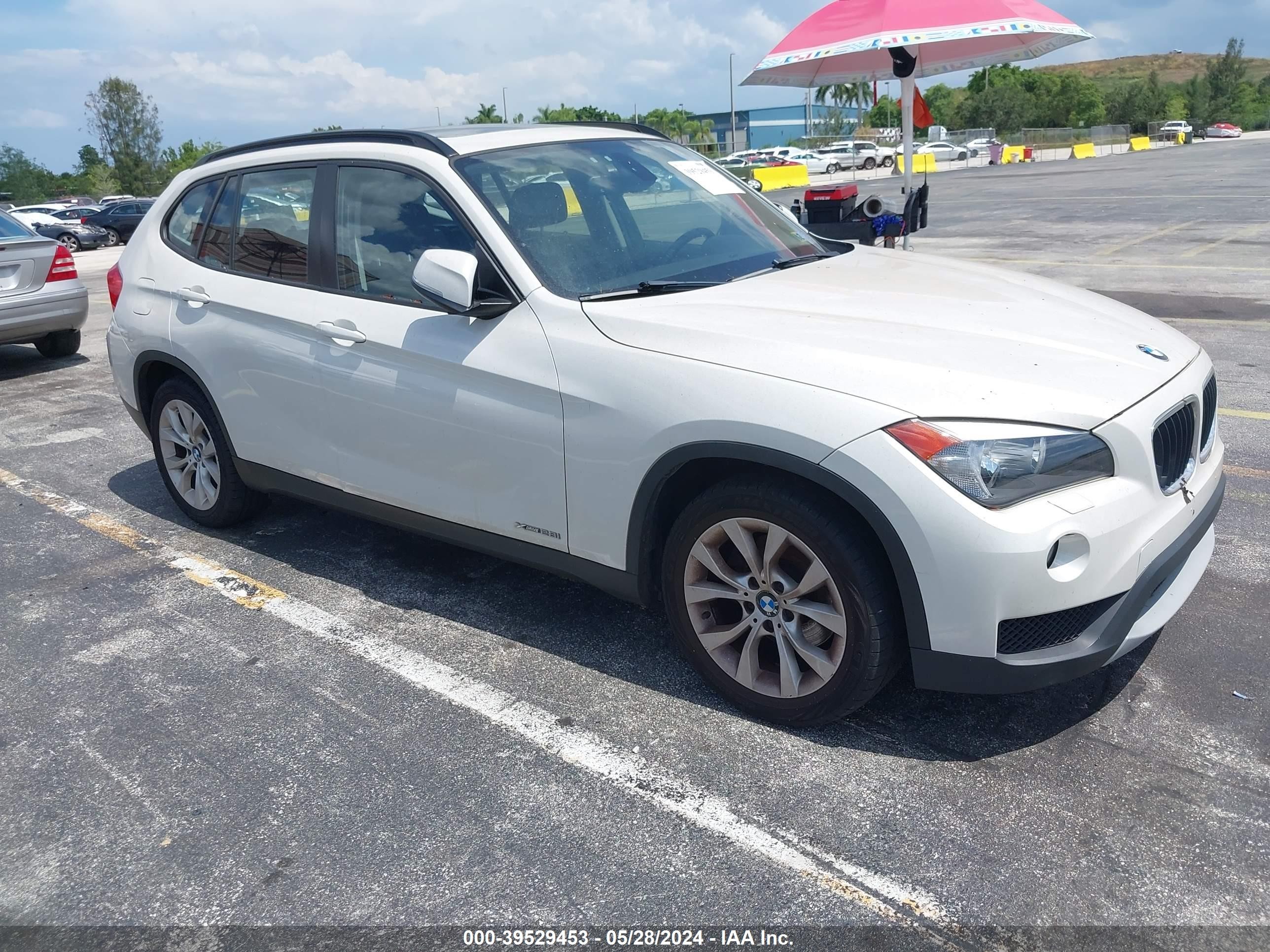 Photo 11 VIN: WBAVL1C5XDVR81891 - BMW X1 