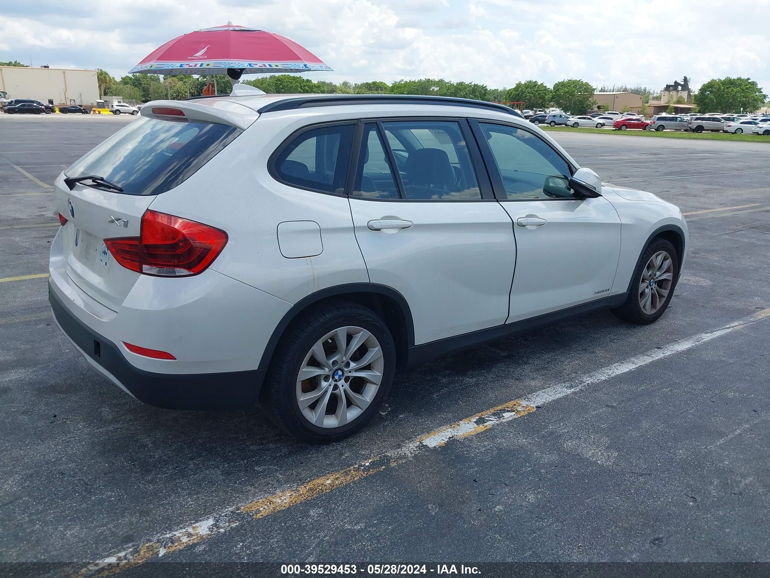 Photo 3 VIN: WBAVL1C5XDVR81891 - BMW X1 