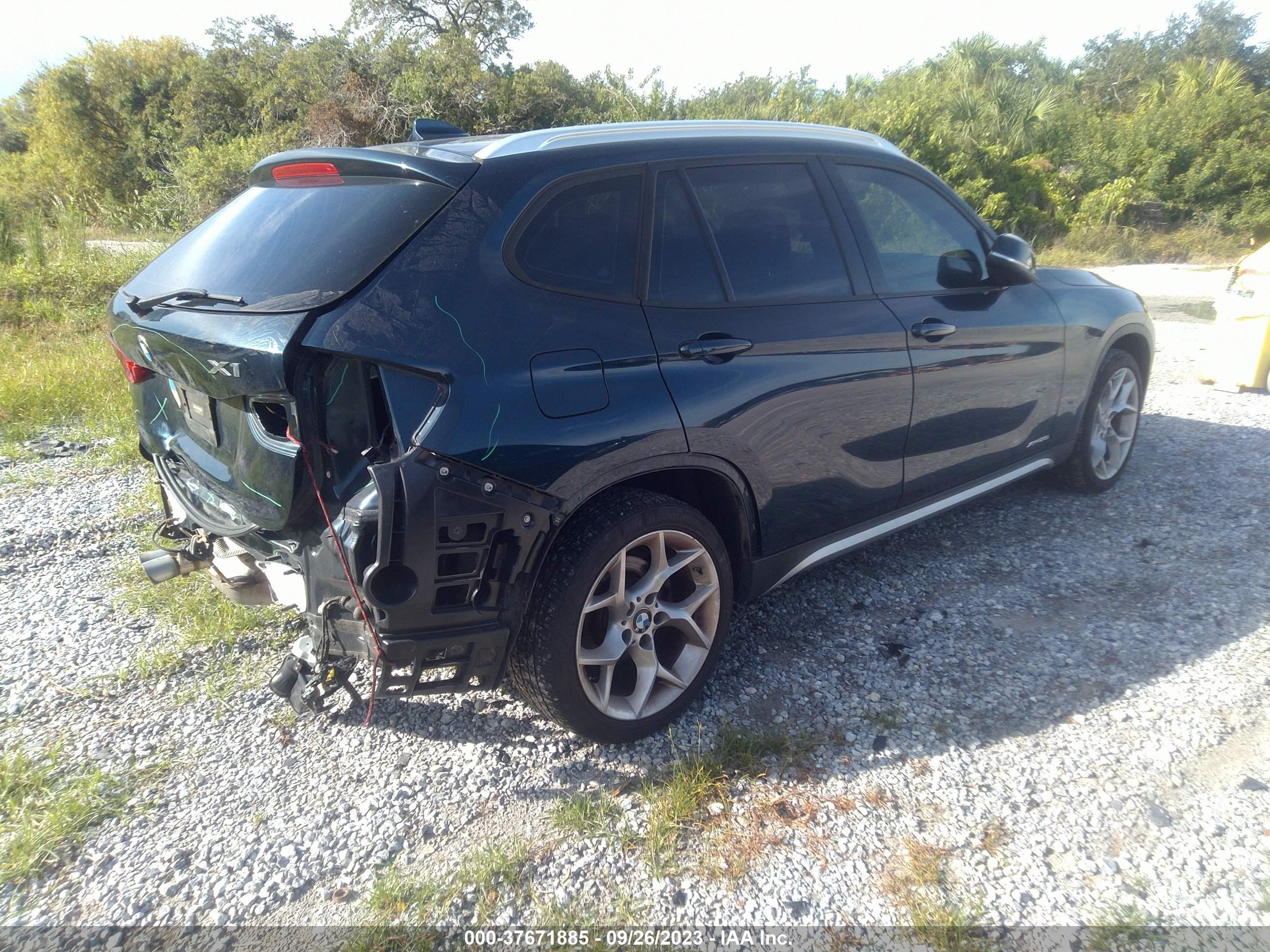 Photo 3 VIN: WBAVL1C5XEVY12732 - BMW X1 