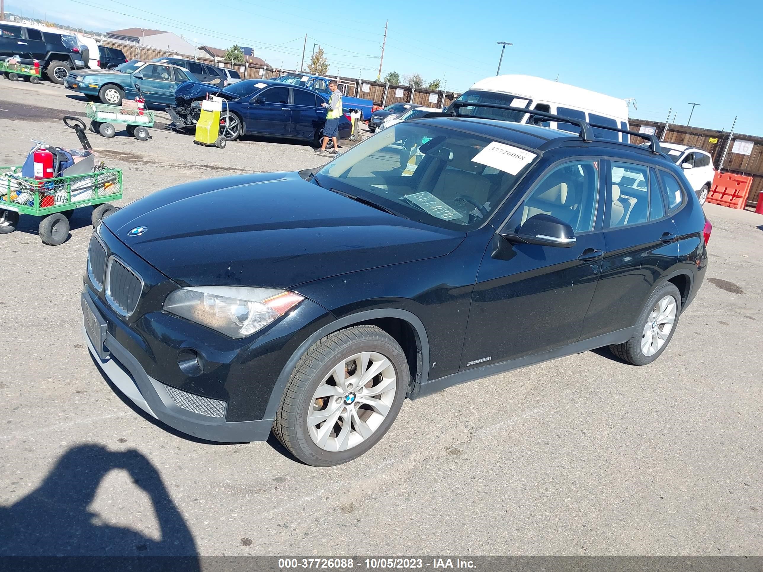 Photo 1 VIN: WBAVL1C5XEVY24105 - BMW X1 