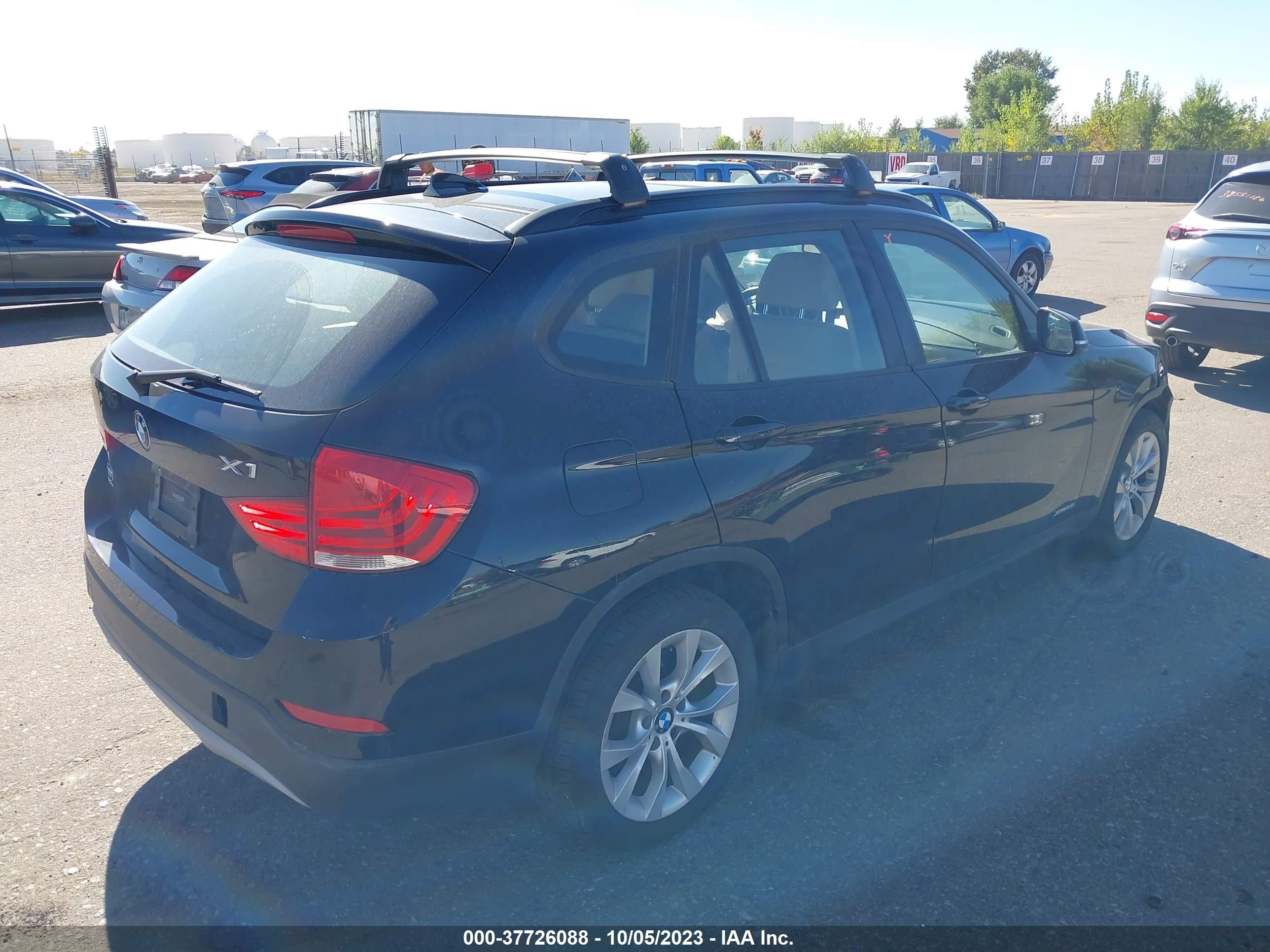 Photo 3 VIN: WBAVL1C5XEVY24105 - BMW X1 