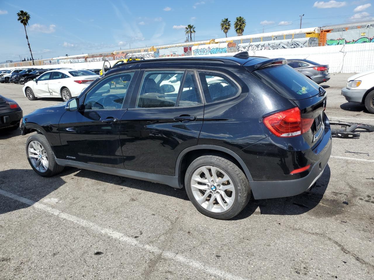 Photo 1 VIN: WBAVL1C5XFVY34327 - BMW X1 