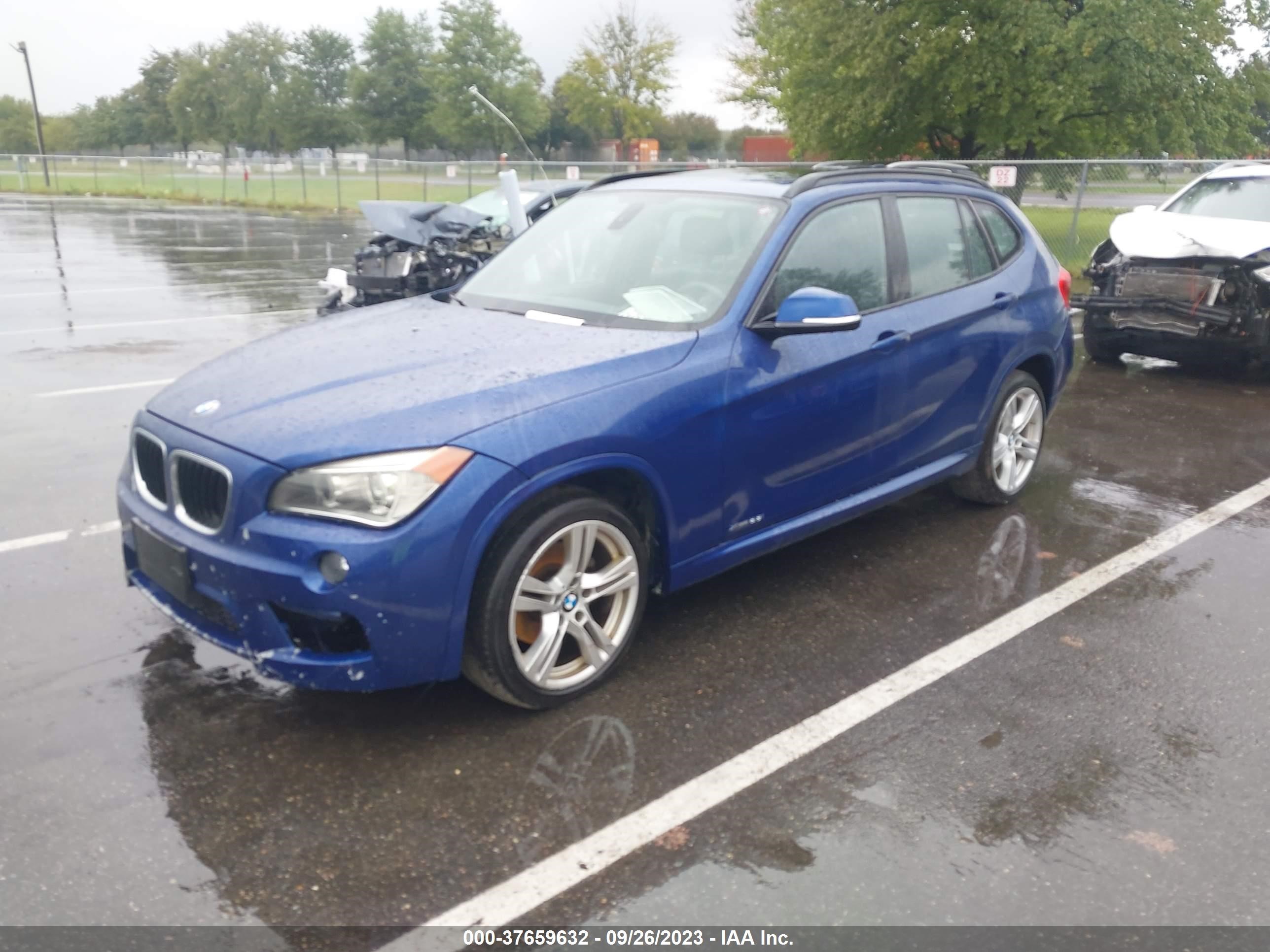 Photo 1 VIN: WBAVL1C5XFVY38443 - BMW X1 