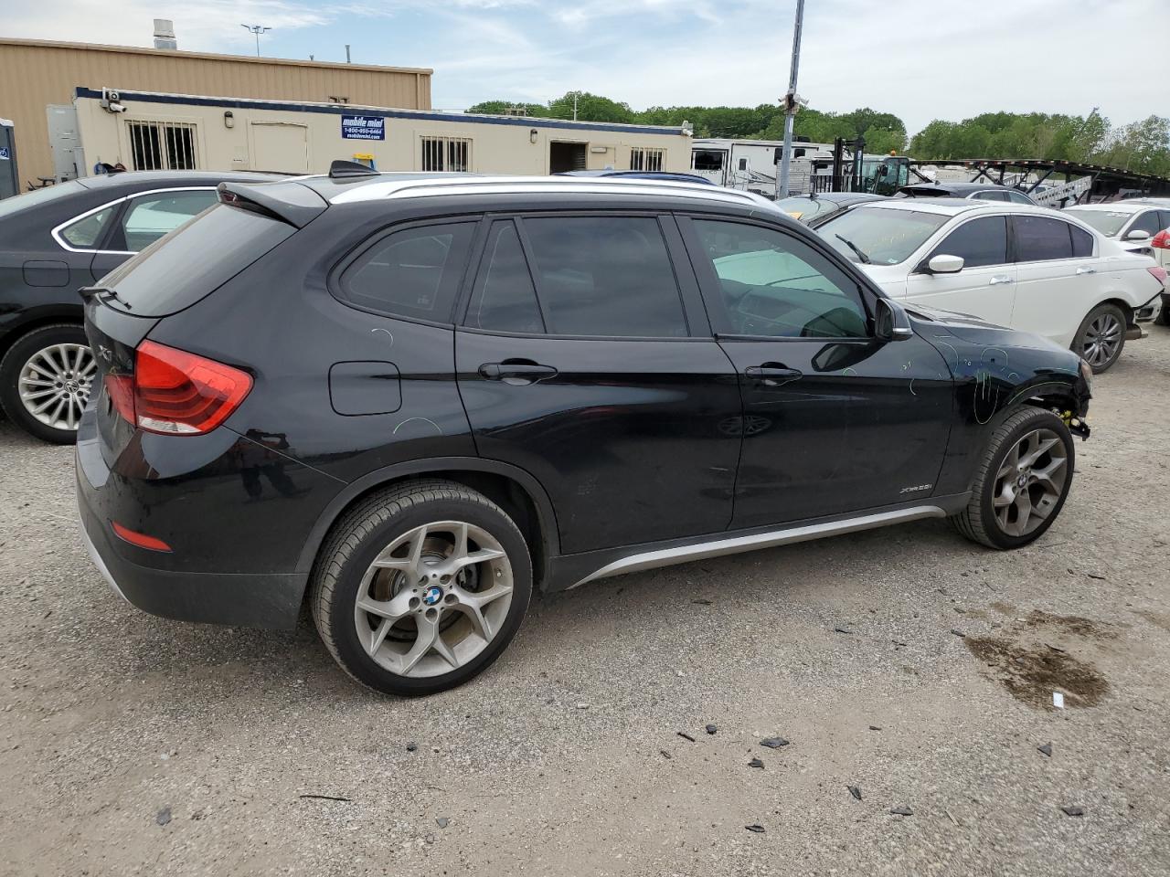 Photo 2 VIN: WBAVL1C5XFVY40273 - BMW X1 