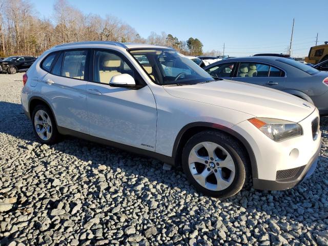 Photo 3 VIN: WBAVM1C51EVW50227 - BMW X1 