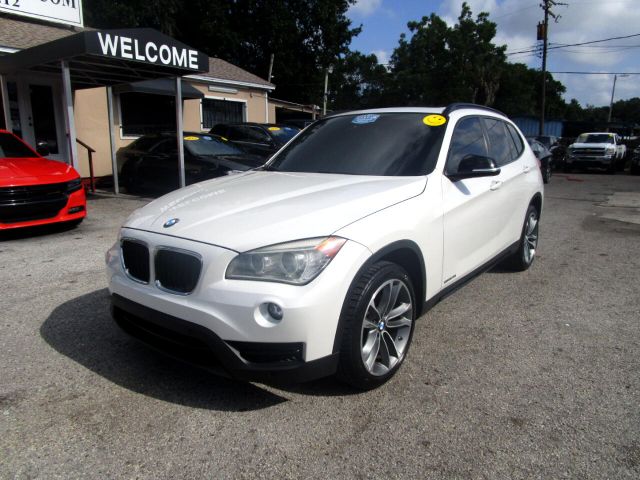 Photo 1 VIN: WBAVM1C51EVW52592 - BMW X1 