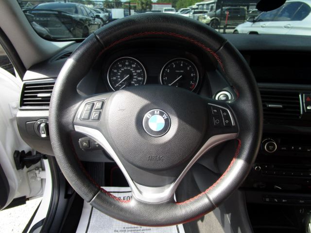 Photo 3 VIN: WBAVM1C51EVW52592 - BMW X1 