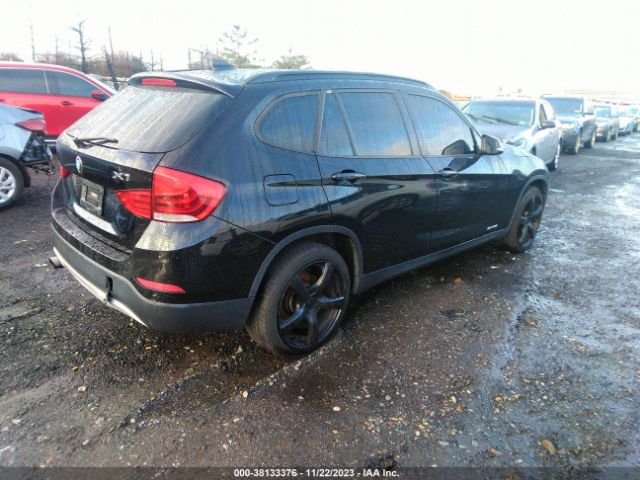 Photo 3 VIN: WBAVM1C51FV314420 - BMW X1 