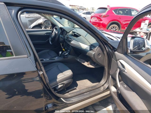 Photo 4 VIN: WBAVM1C51FV317771 - BMW X1 