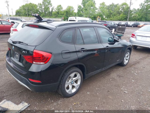 Photo 3 VIN: WBAVM1C51FV319228 - BMW X1 