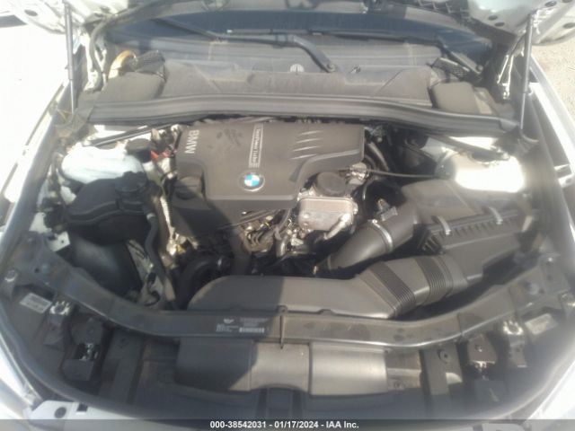 Photo 9 VIN: WBAVM1C52DVW42894 - BMW X1 