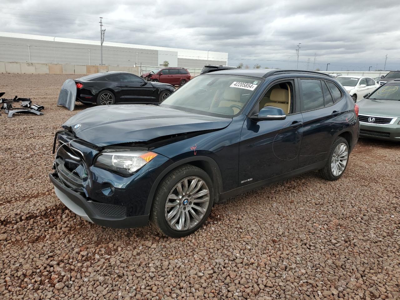 Photo 0 VIN: WBAVM1C52EVW52360 - BMW X1 