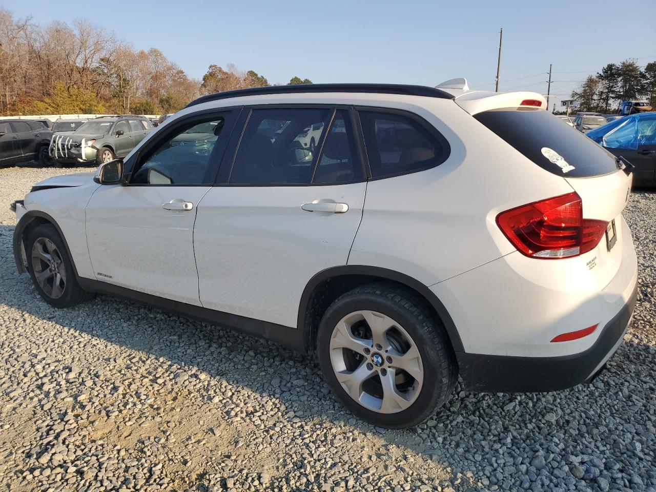 Photo 1 VIN: WBAVM1C52EVW55288 - BMW X1 