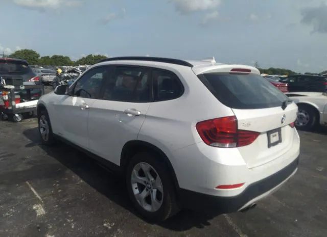 Photo 2 VIN: WBAVM1C52FV316743 - BMW X1 