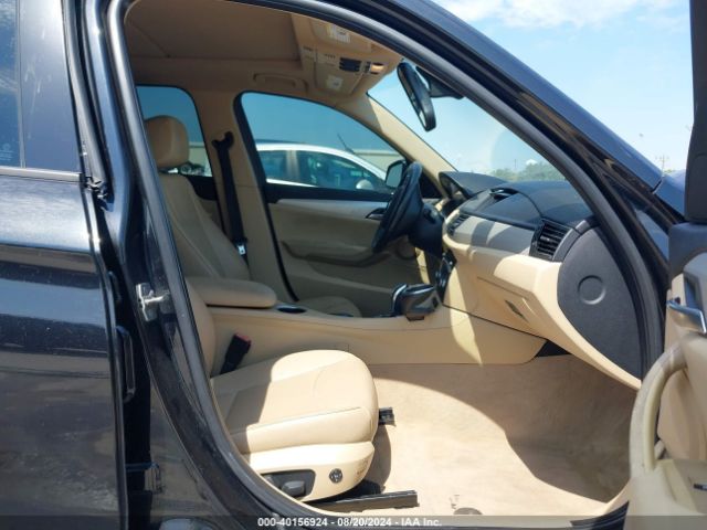 Photo 4 VIN: WBAVM1C53FV315603 - BMW X1 