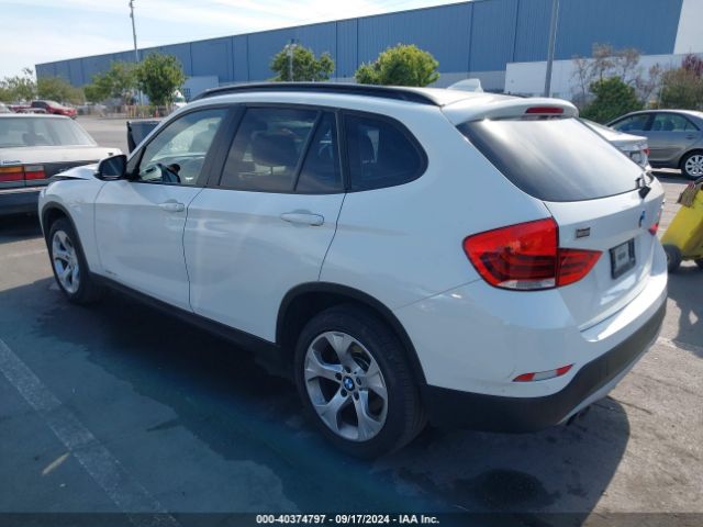 Photo 2 VIN: WBAVM1C53FV316427 - BMW X1 