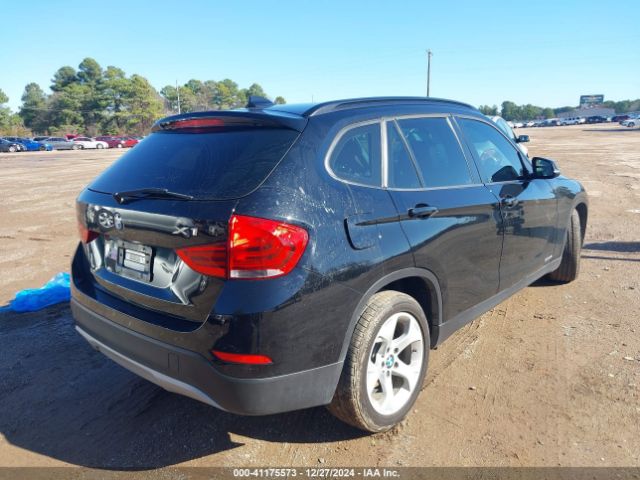 Photo 3 VIN: WBAVM1C53FV498940 - BMW X1 