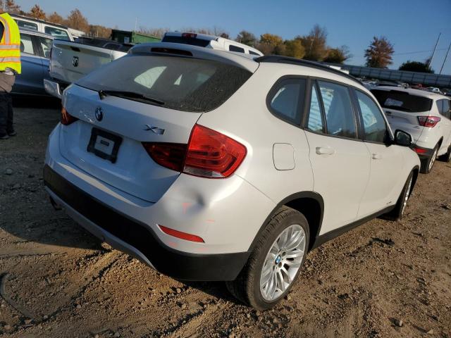 Photo 2 VIN: WBAVM1C54FV317327 - BMW X1 