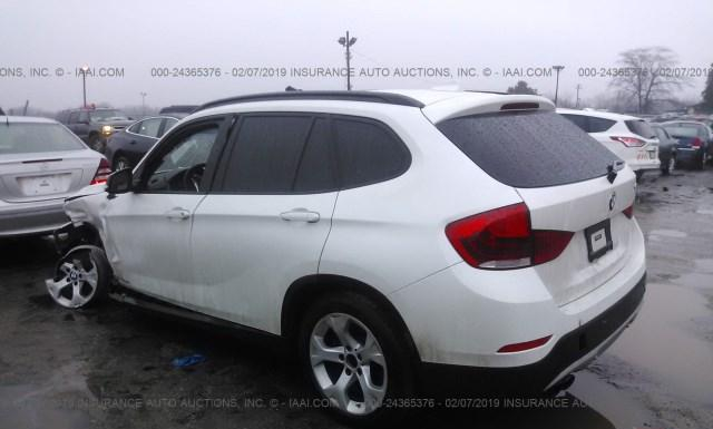 Photo 2 VIN: WBAVM1C54FVW57464 - BMW X1 