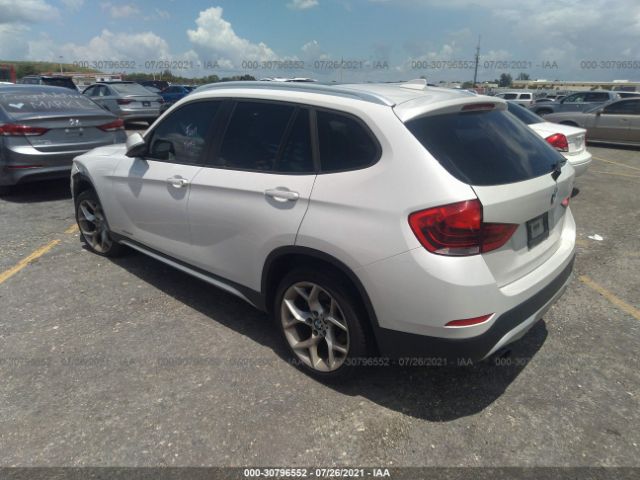 Photo 2 VIN: WBAVM1C54FVW58470 - BMW X1 