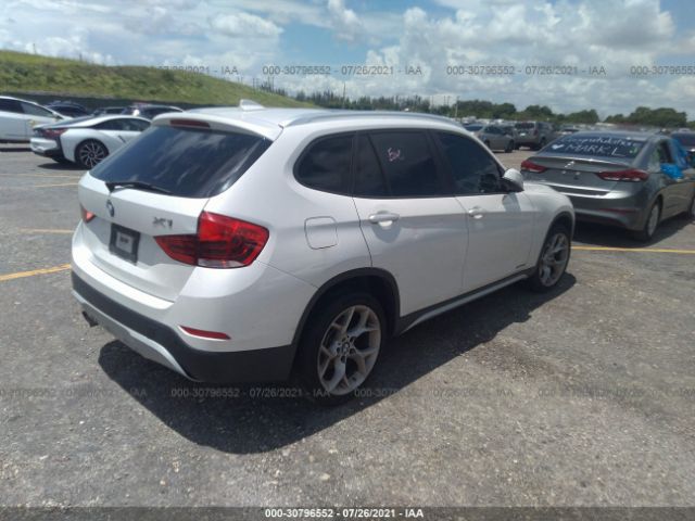 Photo 3 VIN: WBAVM1C54FVW58470 - BMW X1 