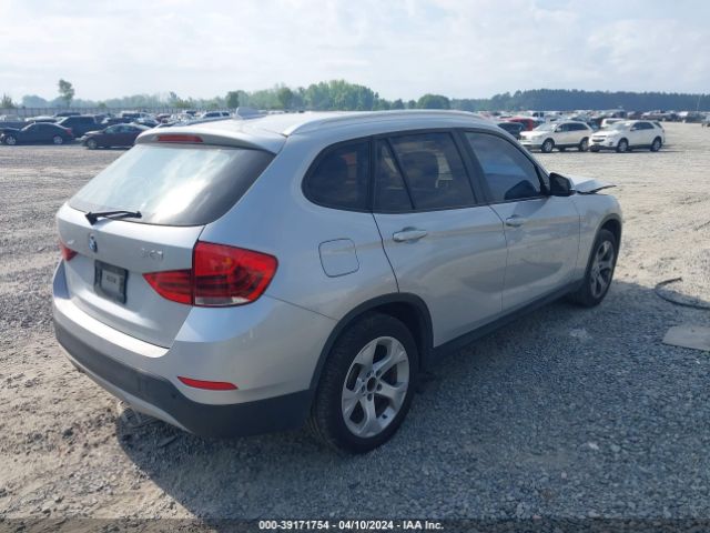 Photo 3 VIN: WBAVM1C55FV316400 - BMW X1 