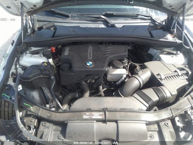 Photo 9 VIN: WBAVM1C55FV316929 - BMW X1 