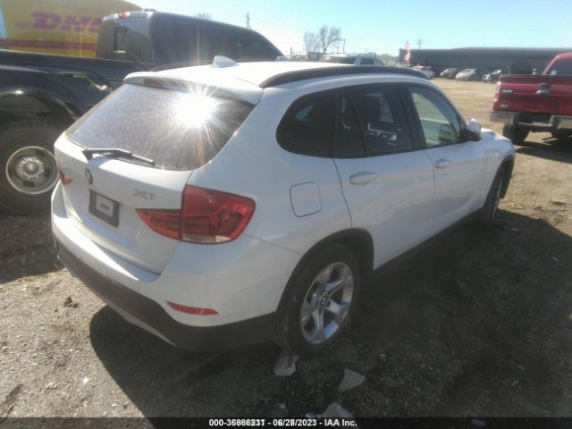 Photo 3 VIN: WBAVM1C56EVW47372 - BMW X1 