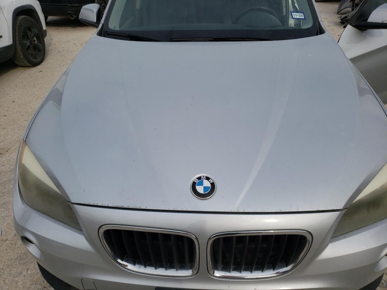 Photo 10 VIN: WBAVM1C56EVW52605 - BMW X1 