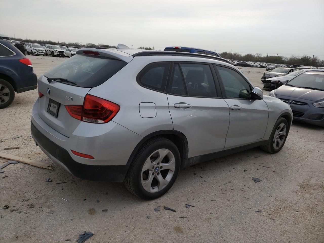 Photo 2 VIN: WBAVM1C56EVW52605 - BMW X1 