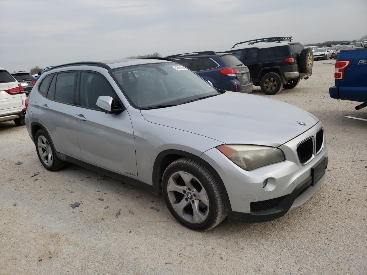 Photo 3 VIN: WBAVM1C56EVW52605 - BMW X1 