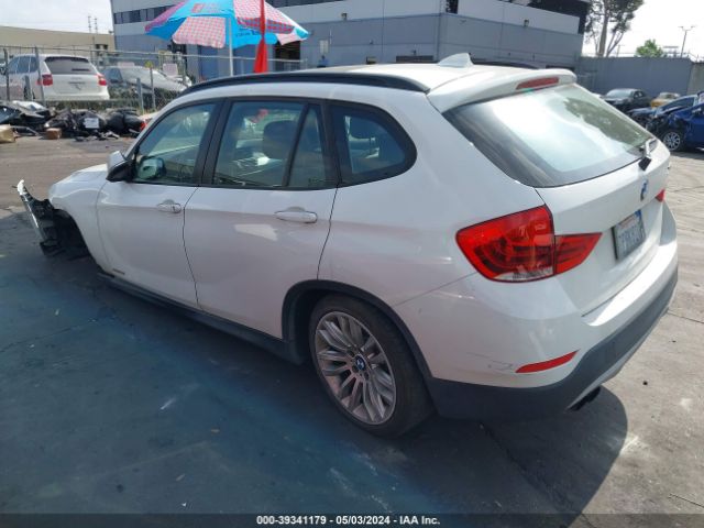 Photo 2 VIN: WBAVM1C56FV499029 - BMW X1 