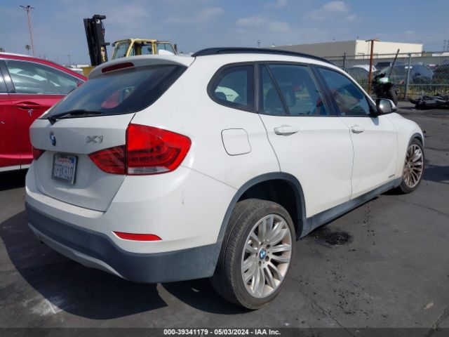 Photo 3 VIN: WBAVM1C56FV499029 - BMW X1 