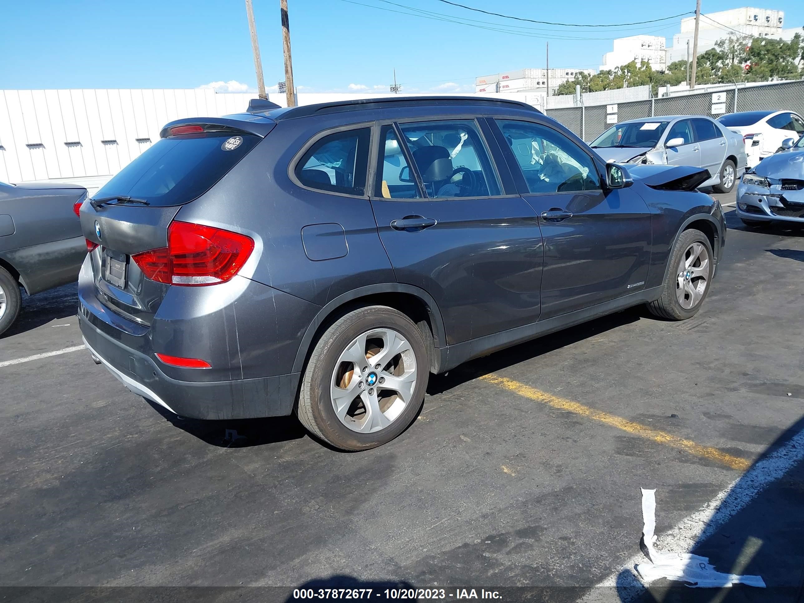 Photo 3 VIN: WBAVM1C57EVW48160 - BMW X1 