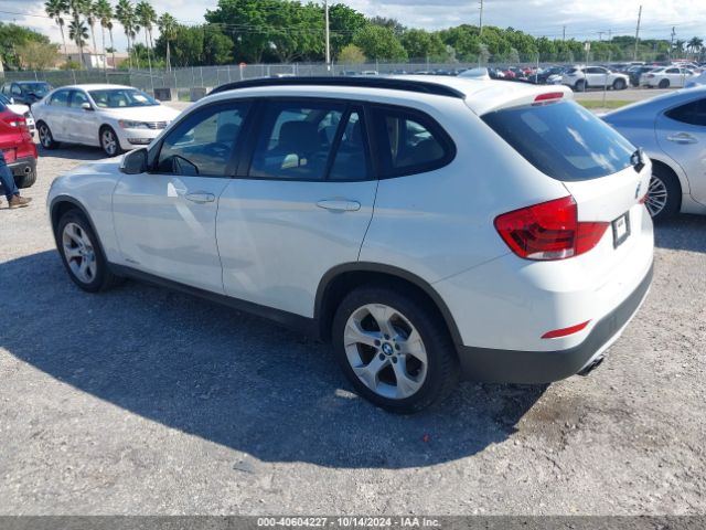 Photo 2 VIN: WBAVM1C57FV319489 - BMW X1 