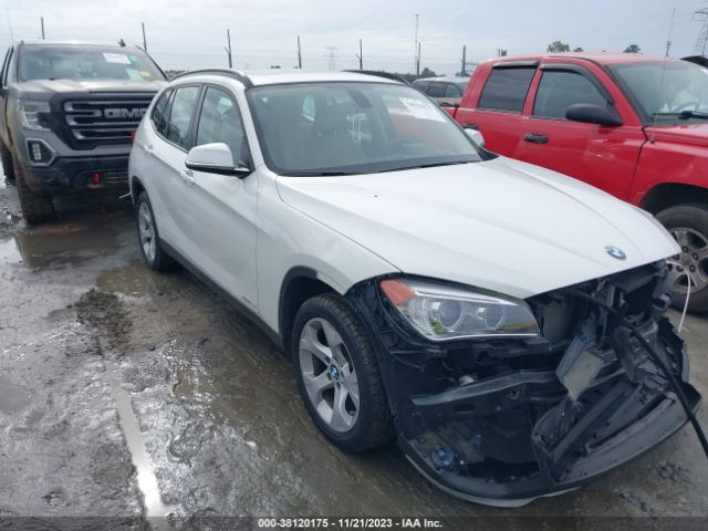 Photo 0 VIN: WBAVM1C57FV498200 - BMW X1 