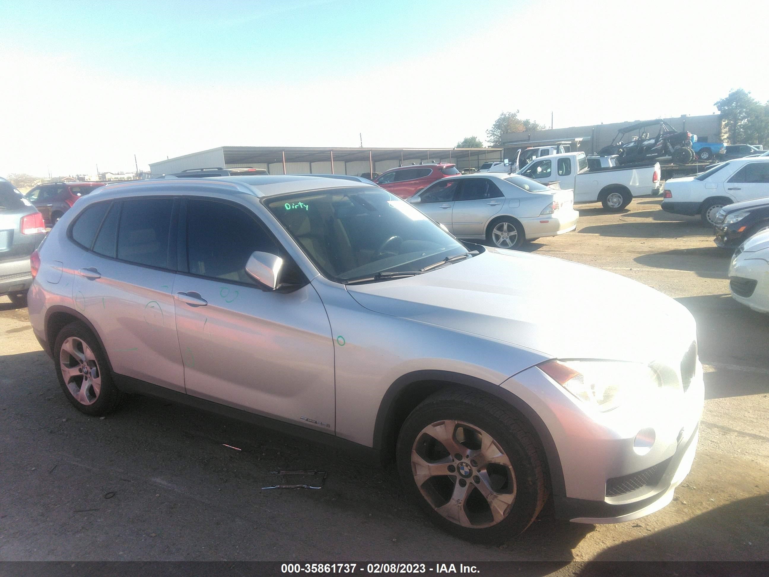 Photo 0 VIN: WBAVM1C58FV315743 - BMW X1 