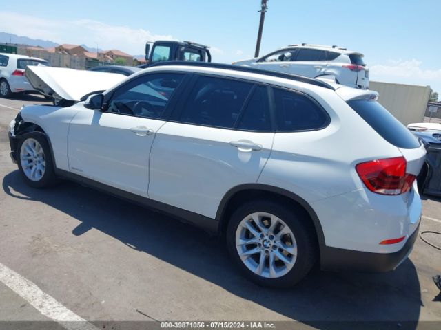 Photo 2 VIN: WBAVM1C58FV498657 - BMW X1 