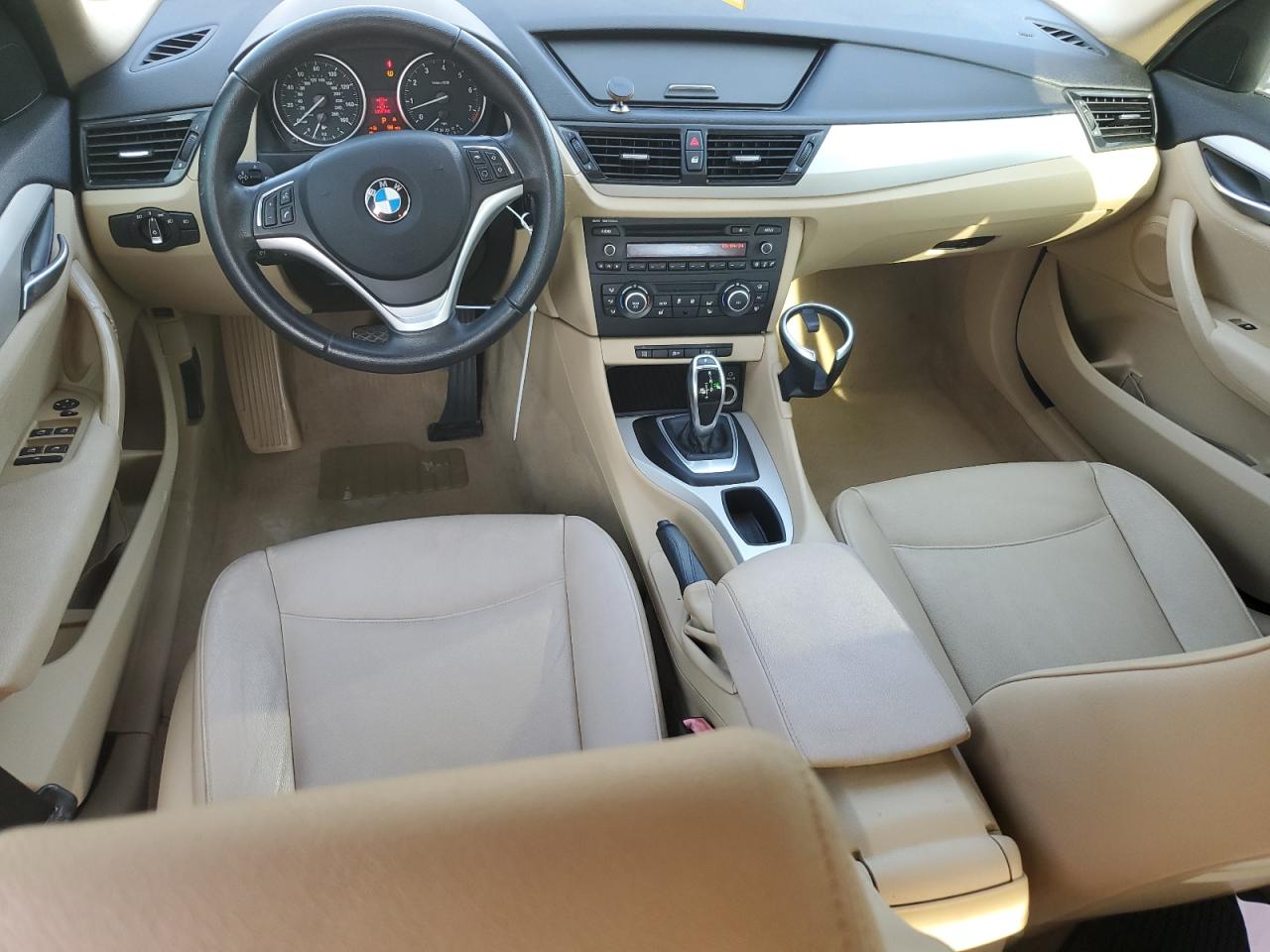 Photo 7 VIN: WBAVM1C58FV498979 - BMW X1 