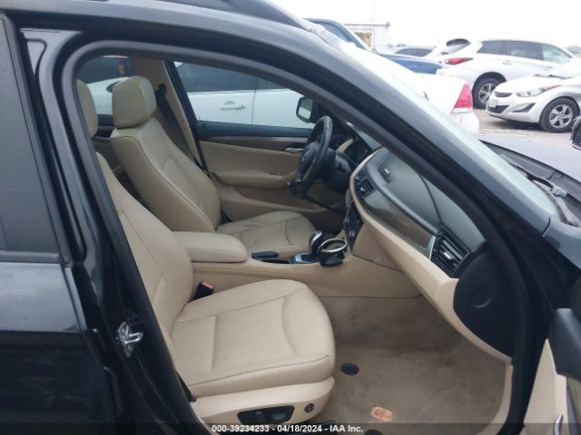 Photo 4 VIN: WBAVM1C58FVZ94459 - BMW X1 