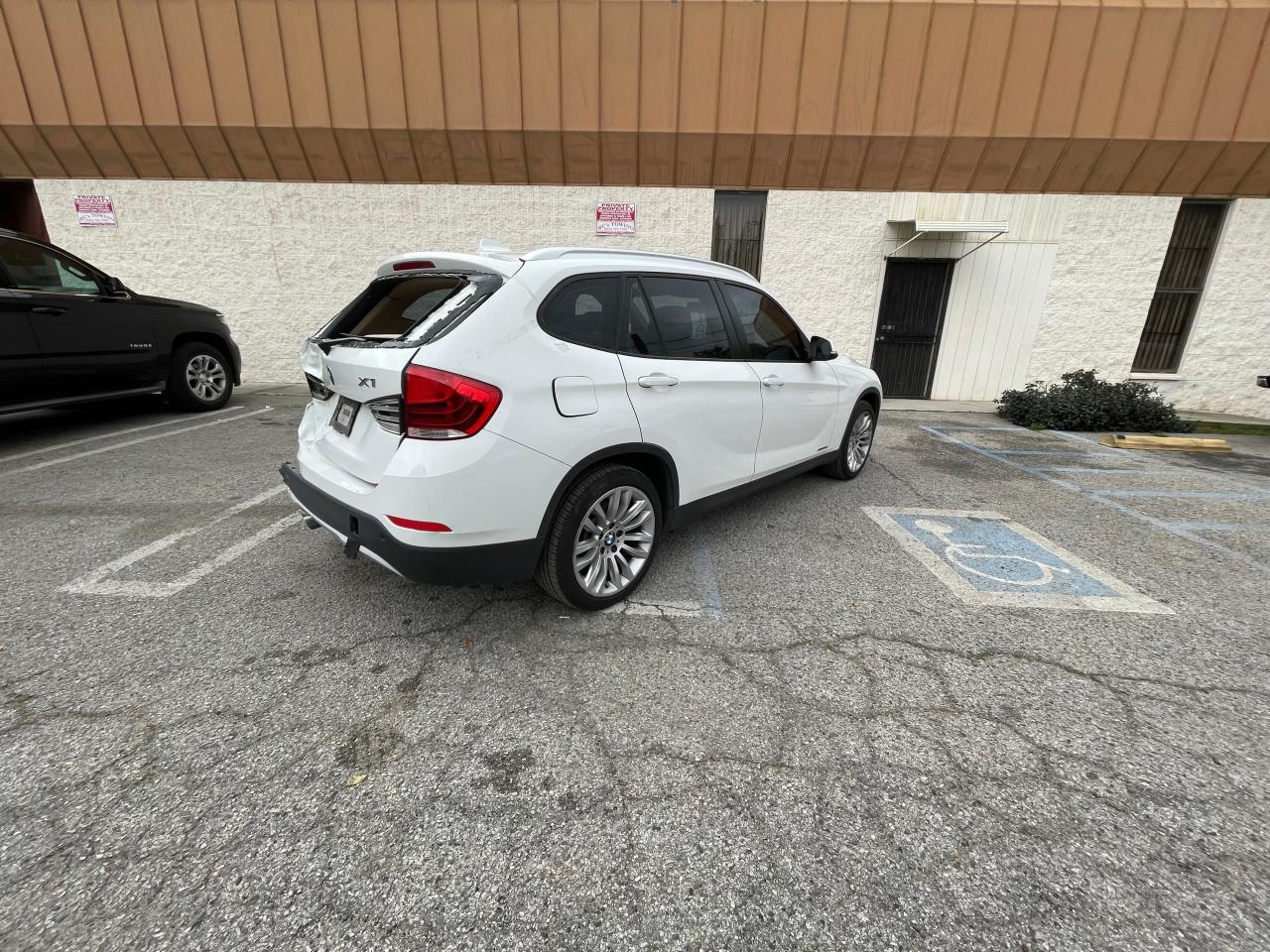 Photo 3 VIN: WBAVM1C59DVW42939 - BMW X1 