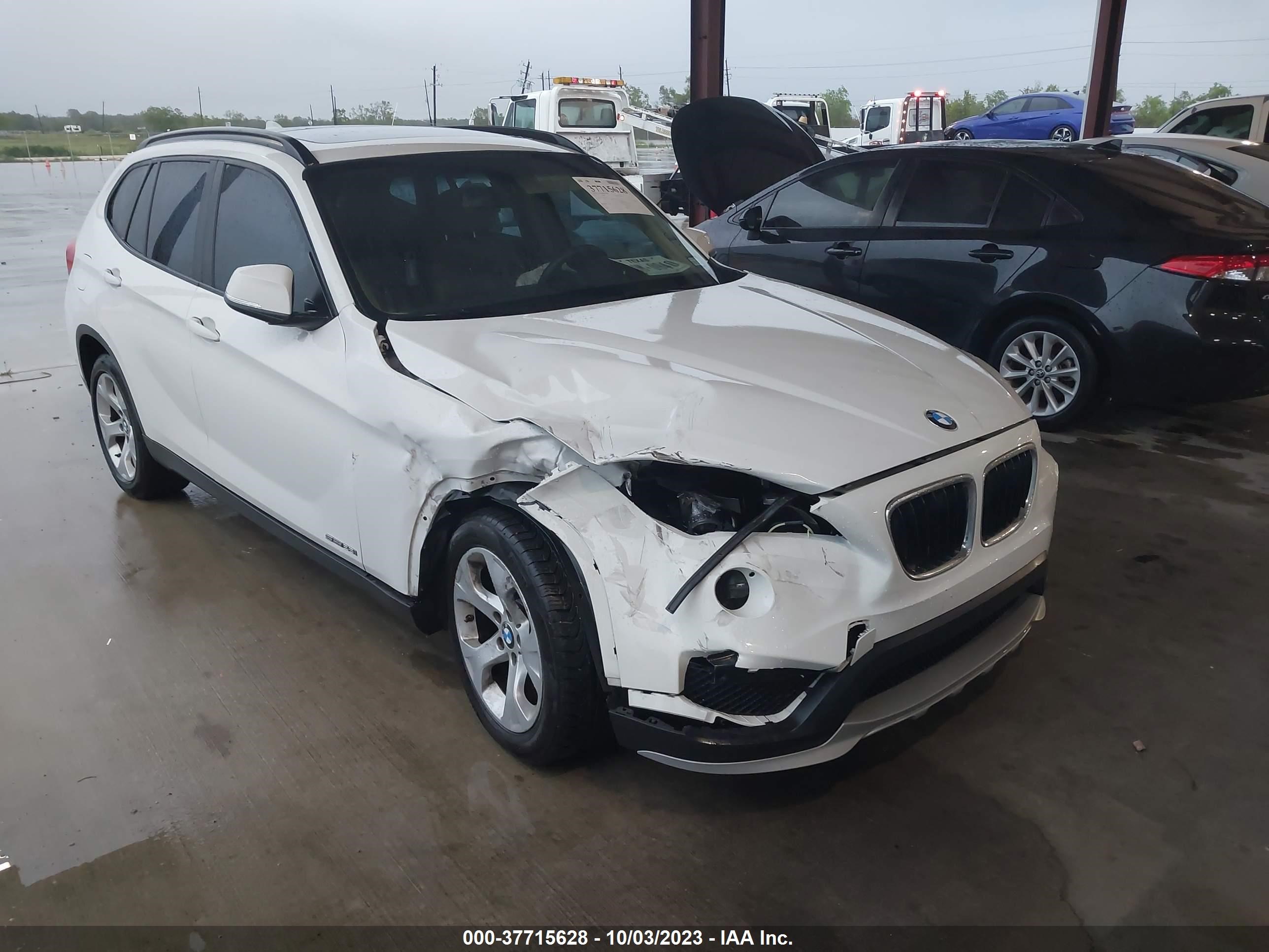 Photo 5 VIN: WBAVM1C59FV497758 - BMW X1 