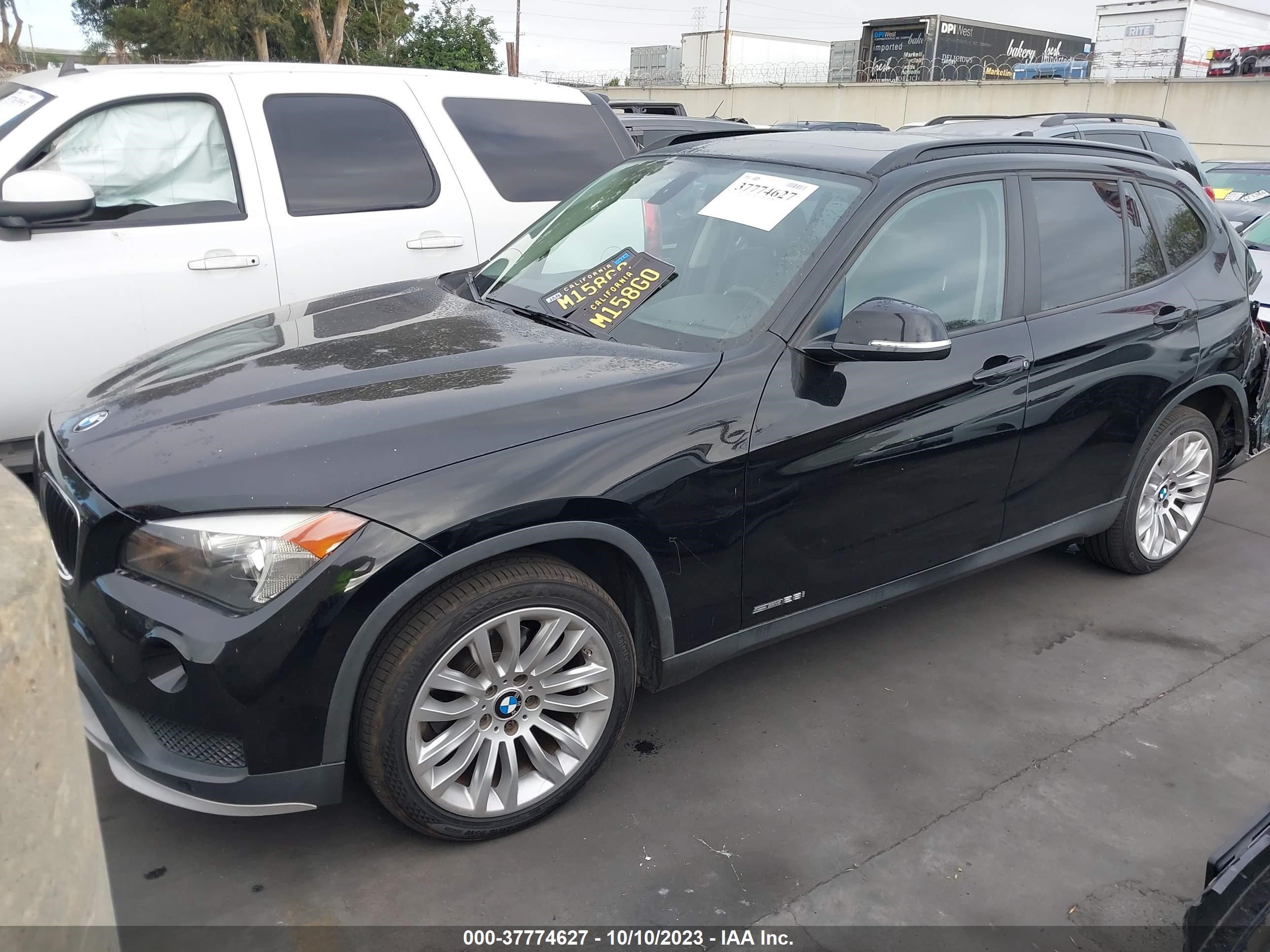 Photo 1 VIN: WBAVM1C5XFV317056 - BMW X1 