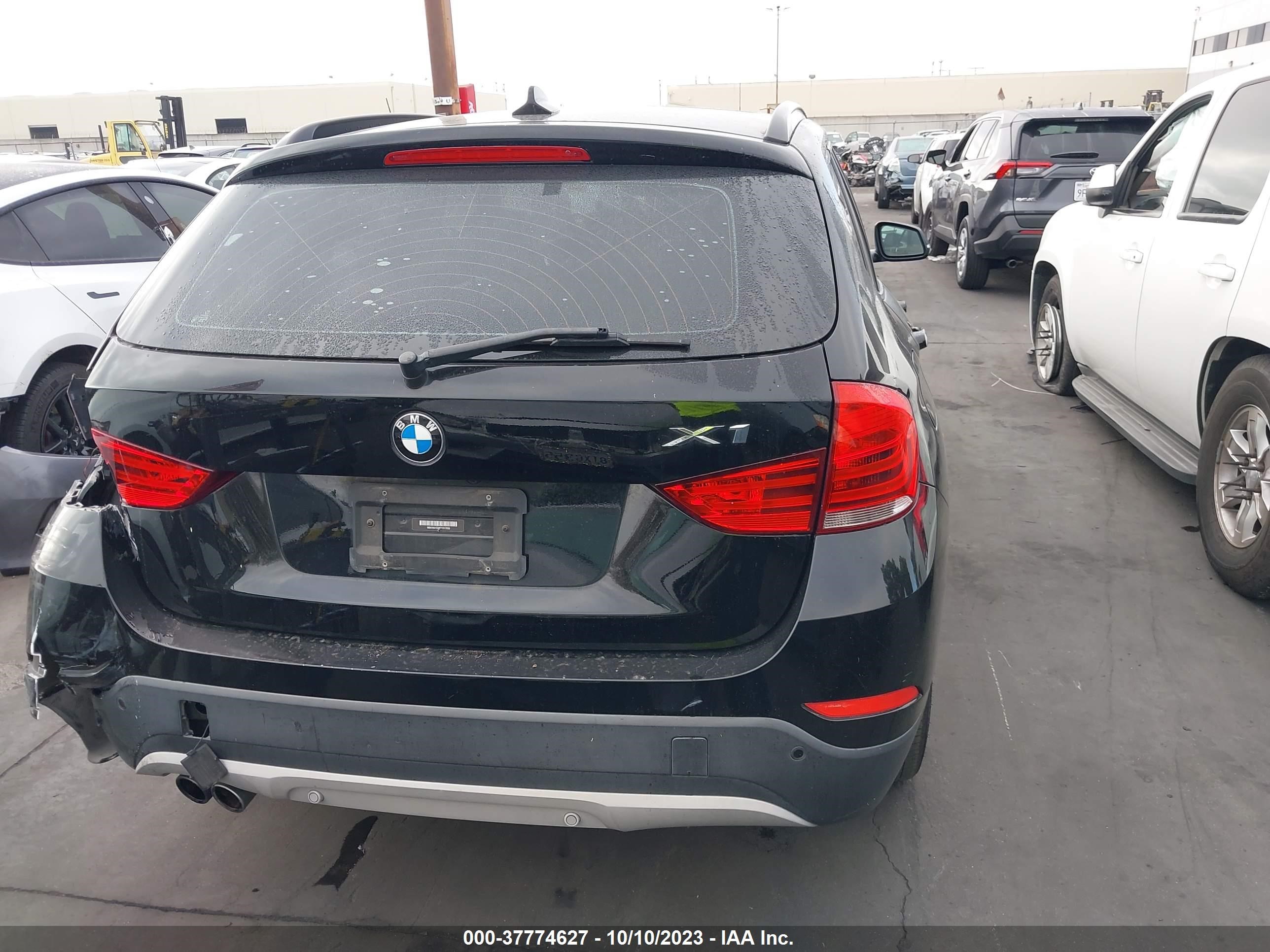 Photo 15 VIN: WBAVM1C5XFV317056 - BMW X1 